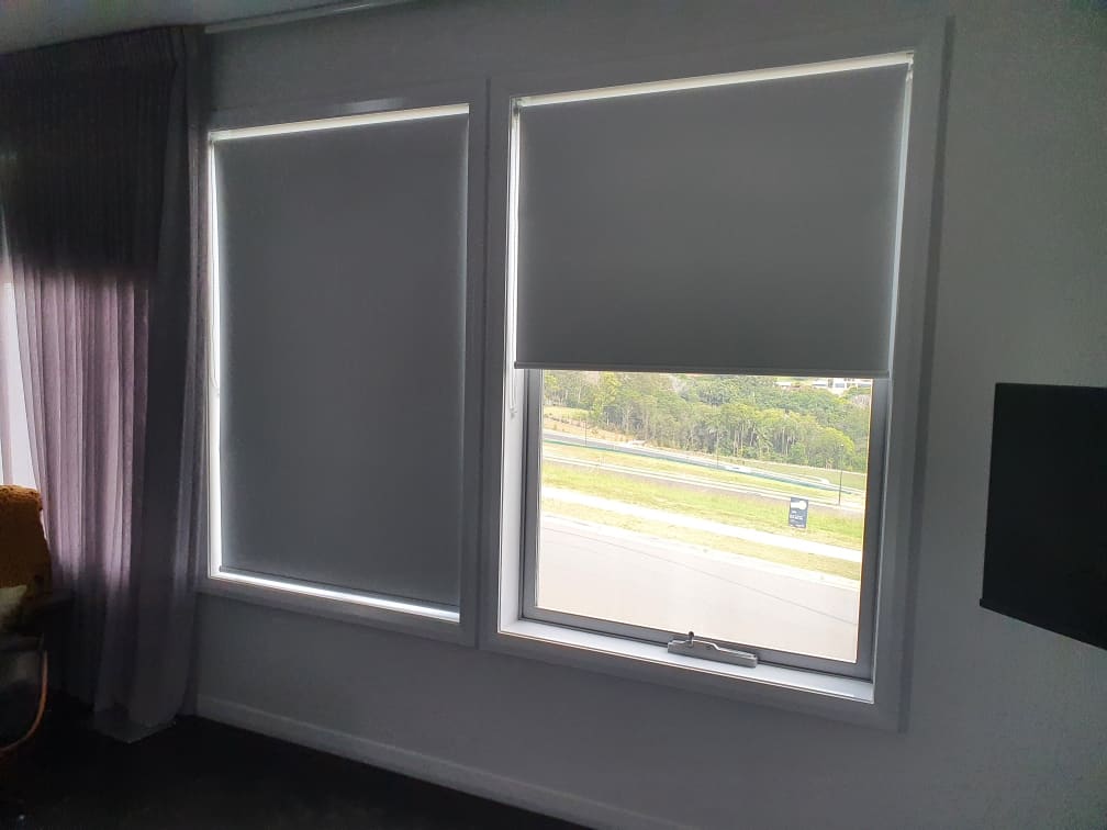 Read more about the article Quick Guide to Roller Blinds for your Gold Coast Home