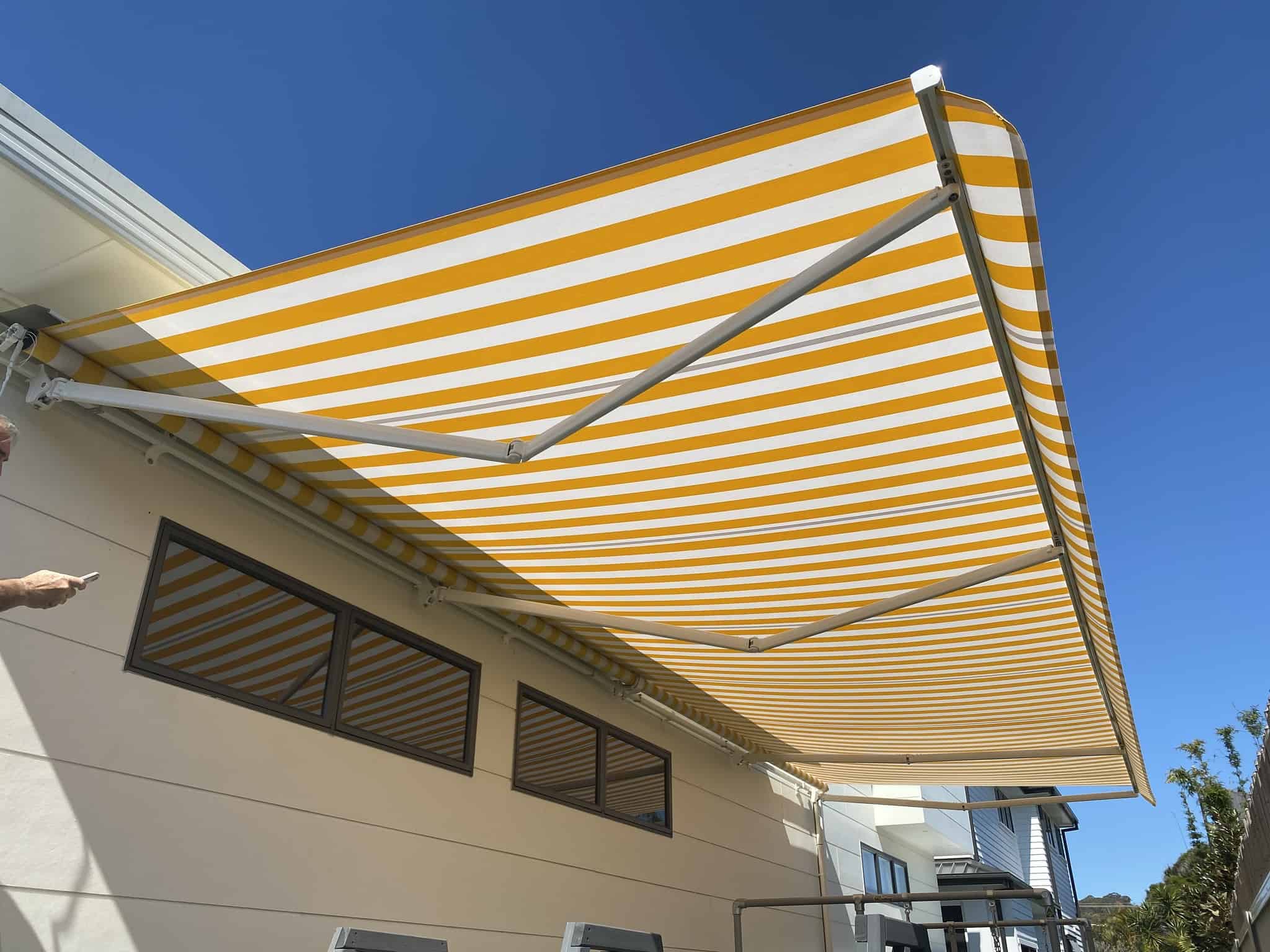 Read more about the article This Awning Is Mounted Directly Onto Your Wall Or Under The Eave’s