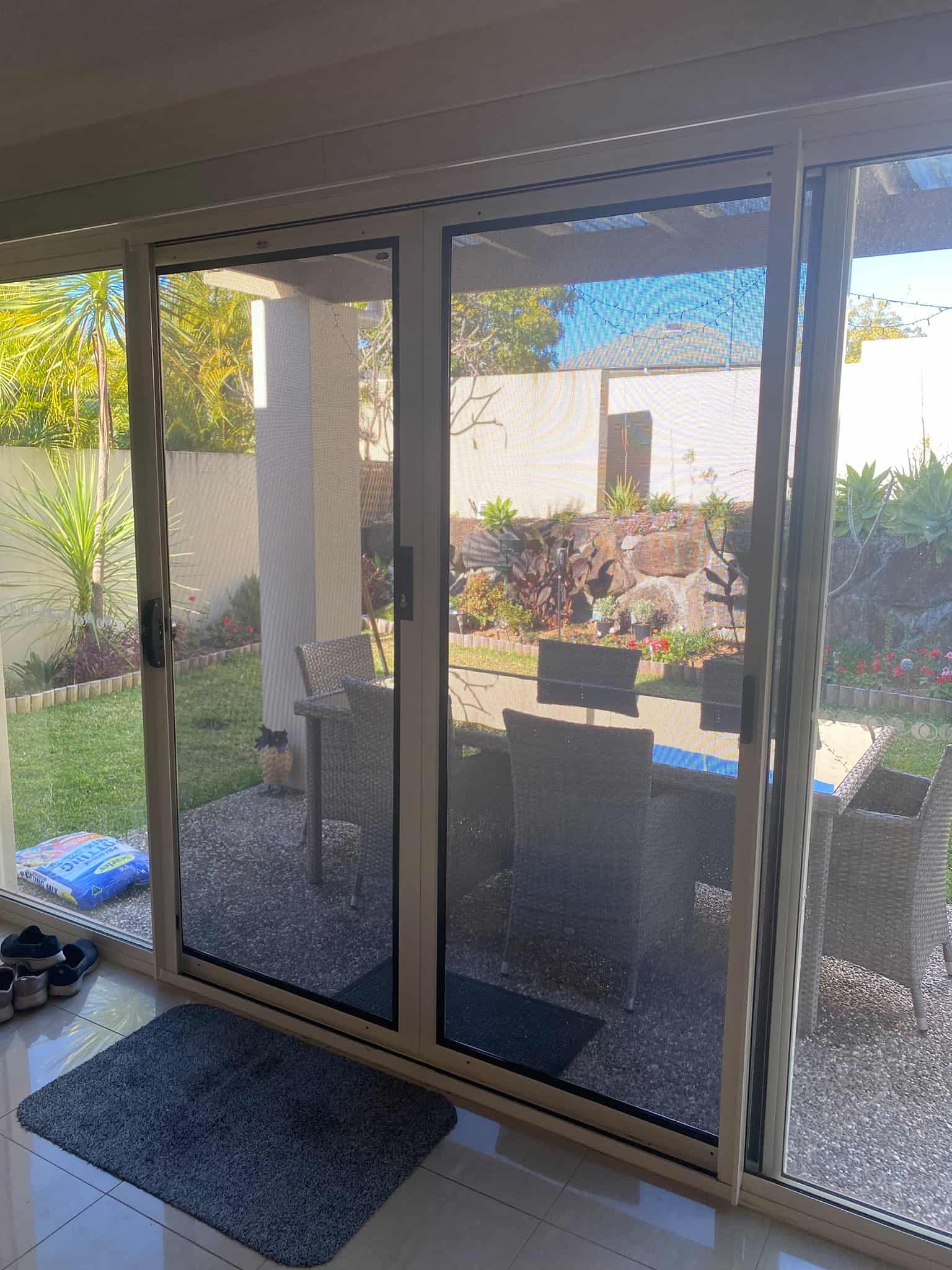 Read more about the article Product Showcase – Crimsafe’s triple, double, or single sliding screen door